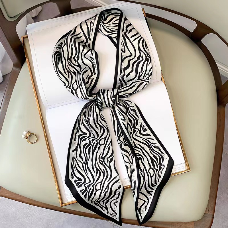 وشاح حريري مربع فاخر بنقشة حما - مراجعة Silk Tie Striped وسعره