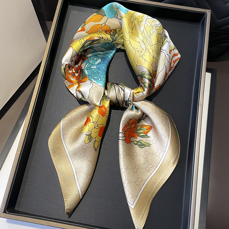 وشاح حريري مطبوع بتصميم للنساء - مراجعة Ascot Neck Scarf وسعره