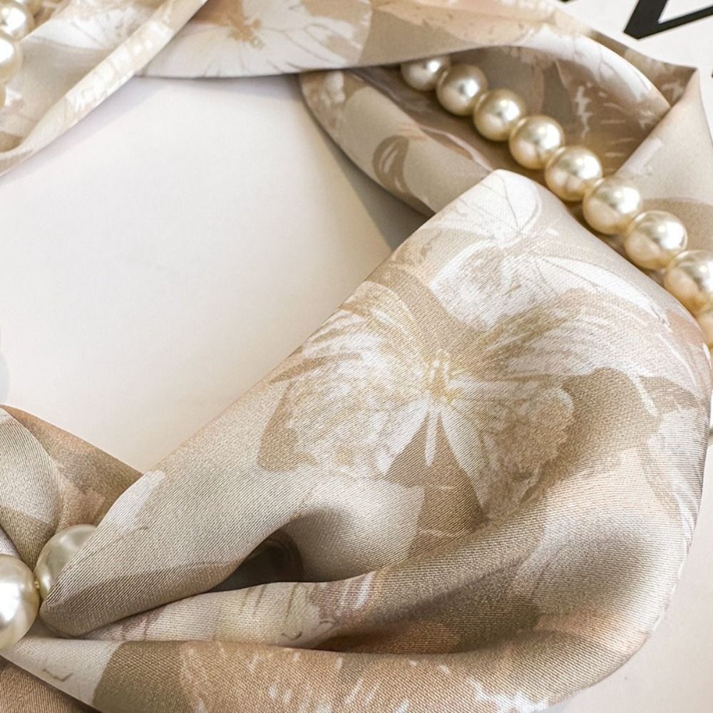 وشاح حريري مغناطيسي مزين باللؤ - مراجعة Ascot Neck Scarf وسعره